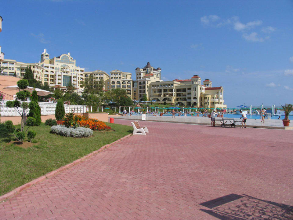 Activity Pool & Marina Royal Palace Duni Royal Pelican Resort
