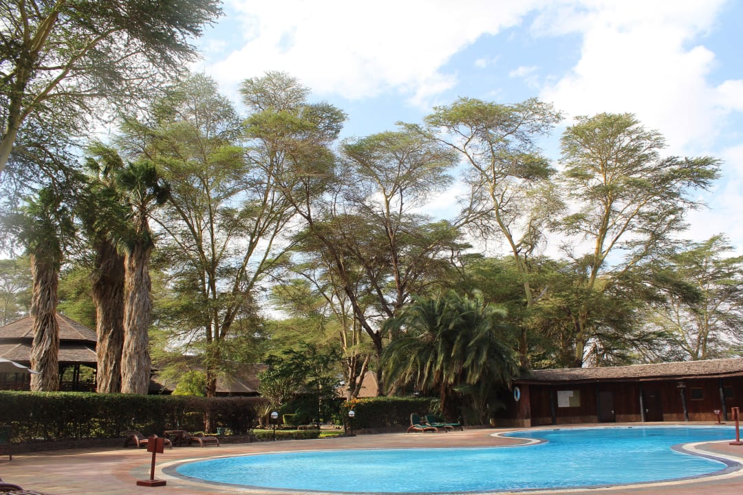 Ein großer einladender Pool Ol Tukai Lodge