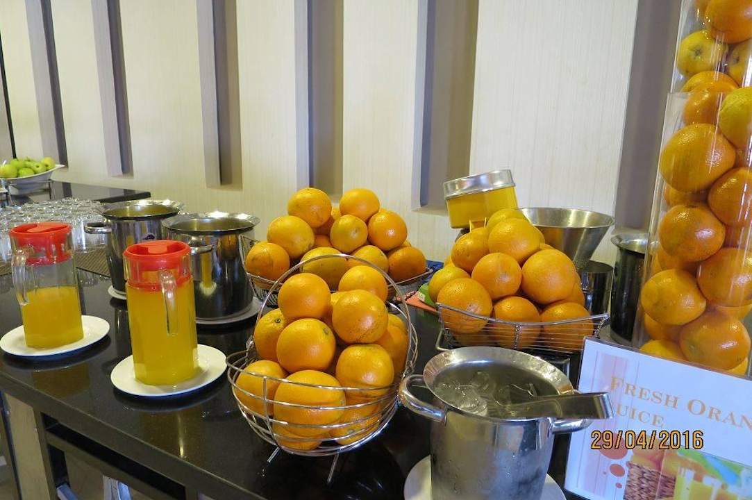 Orangenensaft  Pickalbatros Alf Leila Wa Leila Resort - Neverland Hurghada