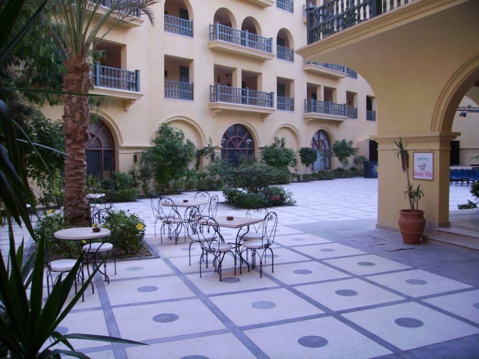 Innenhof Hotel Three Corners Ocean View prestige - Adults only