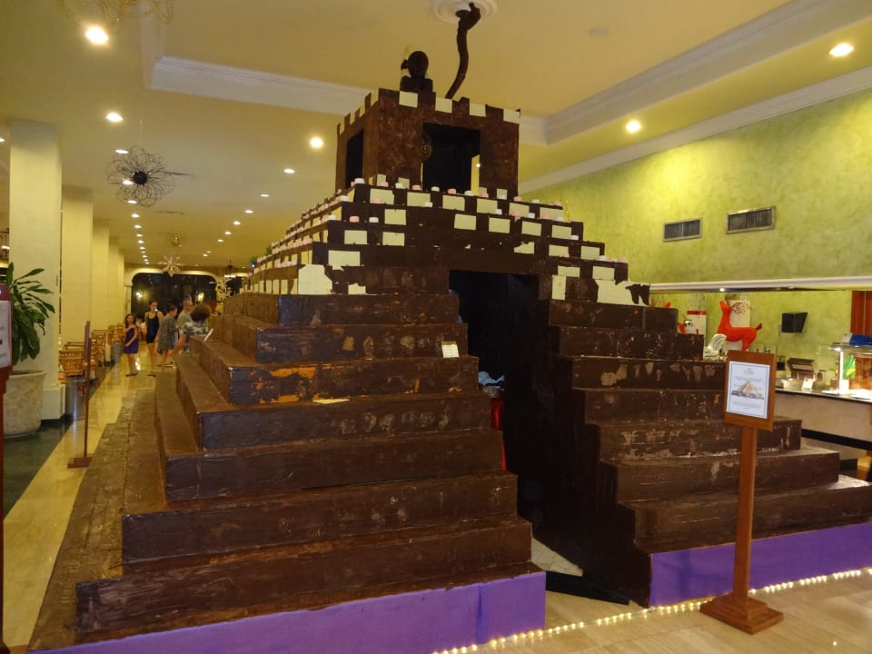 Schokopyramide zu Weihnachten TRS Yucatan Hotel - Adults only