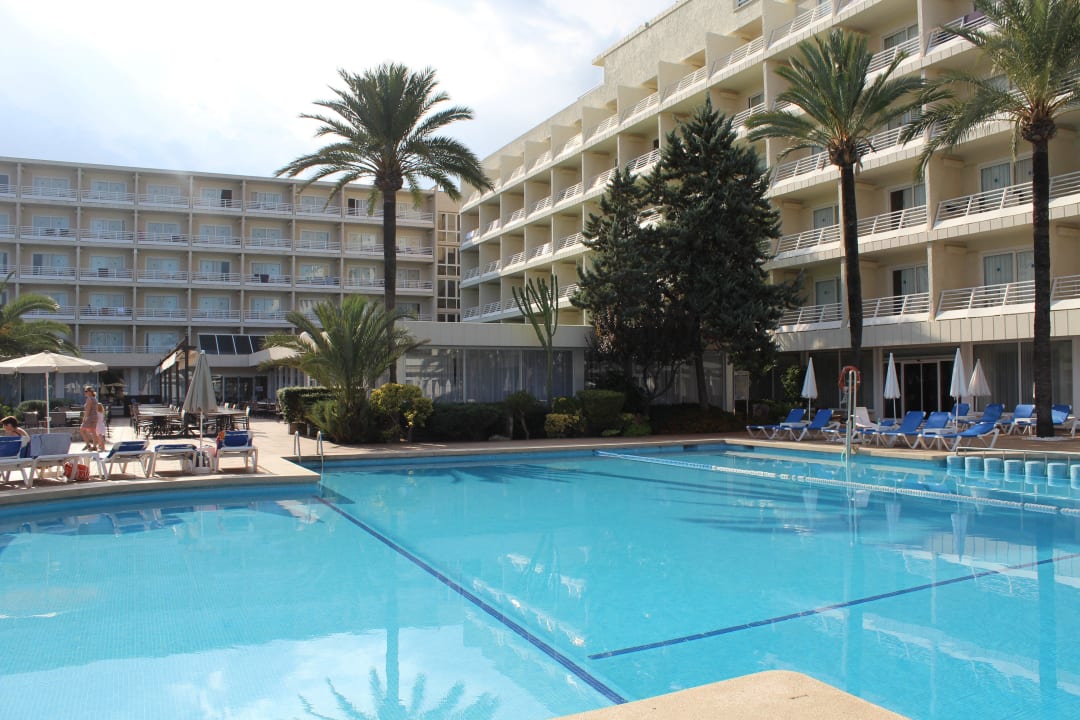 Schwimmer-Pool am Hauptgebäude Grupotel Gran Vista & Spa