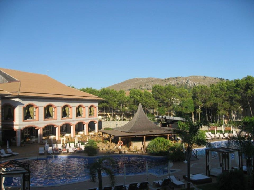 Poolanlage und Bar VIVA Cala Mesquida Suites & Spa 16+