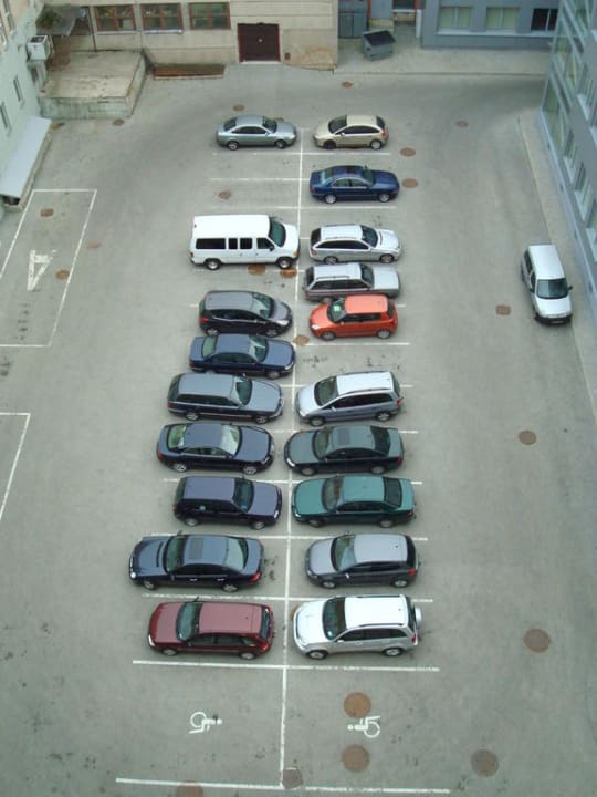 Parkplatz IBIS Styles Kaunas Centre