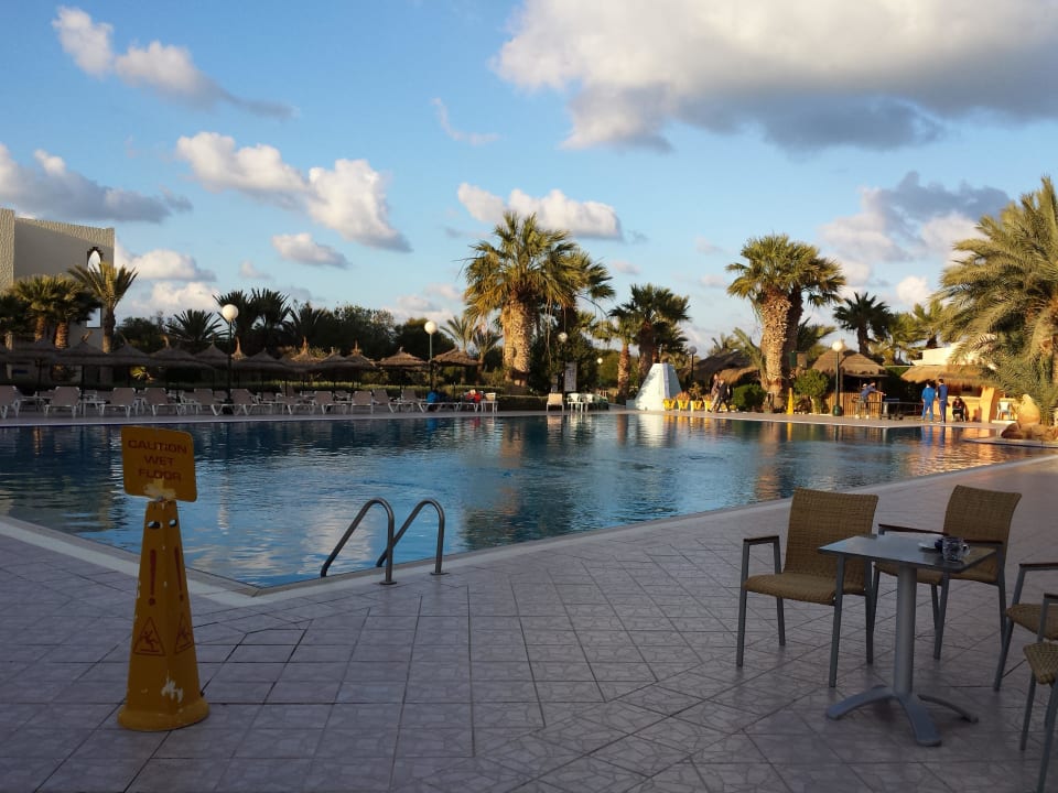 Am Pool Iberostar Waves Mehari Djerba