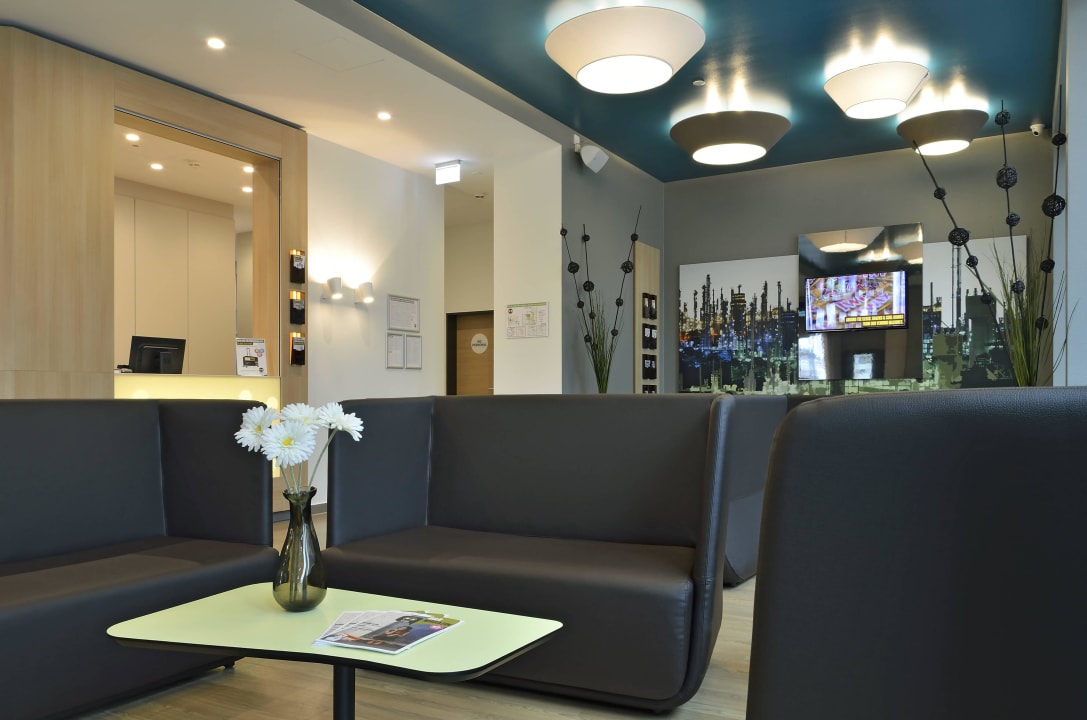 Lobby B&B Hotel Ludwigshafen