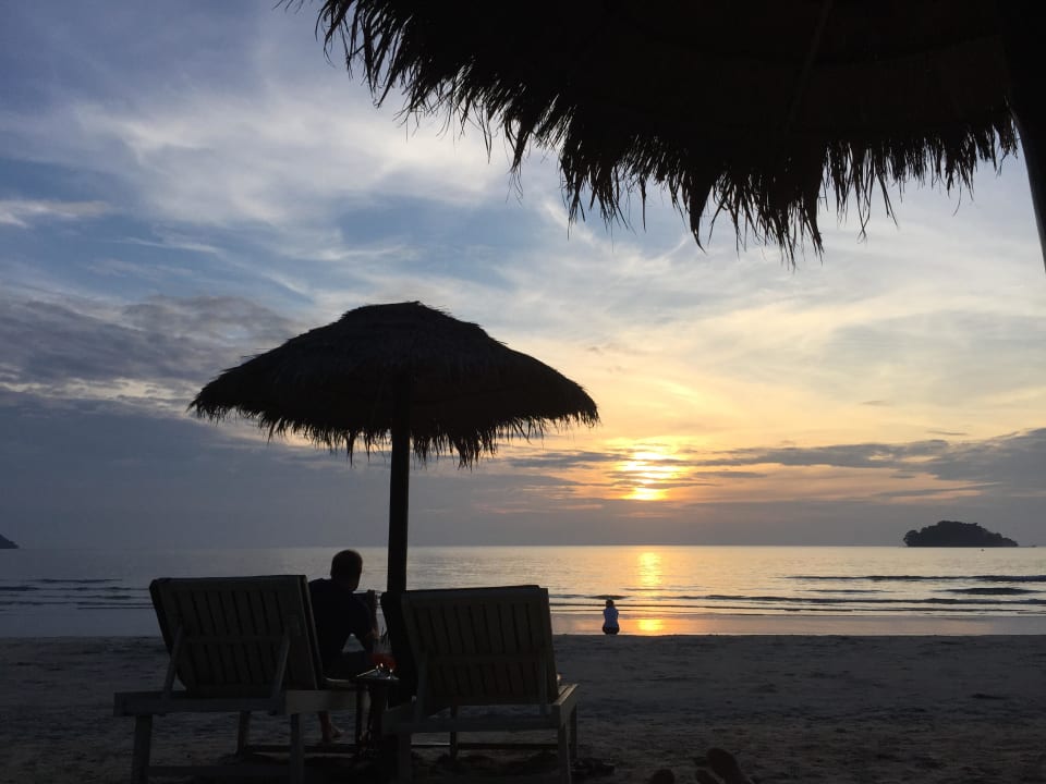 Am Strand aufs Meer  Hotel The Secret Garden at Otres Beach