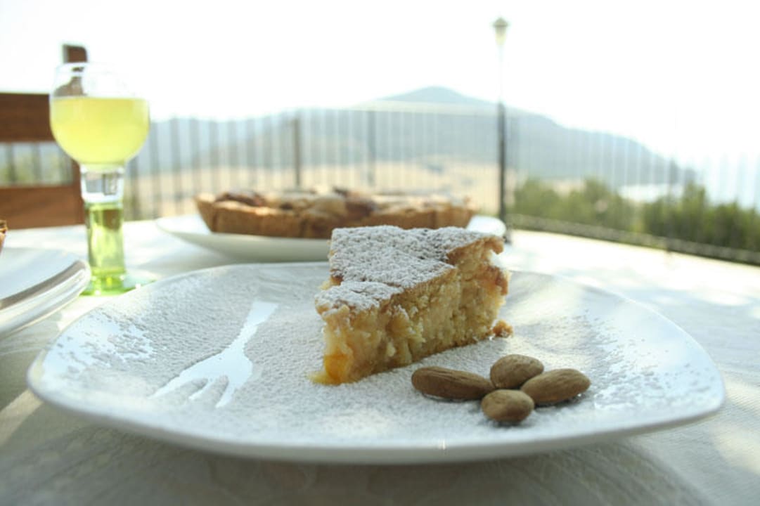 Traditional cake Hotel Baia Di Trentova