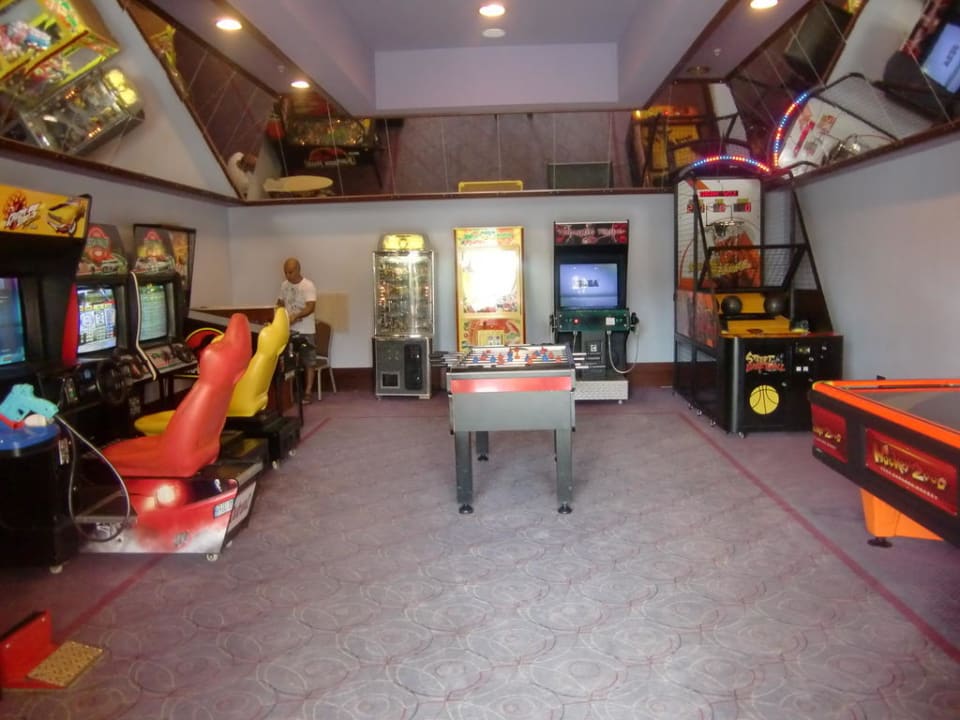 Entertainment Hall Fame Residence Lara & Spa