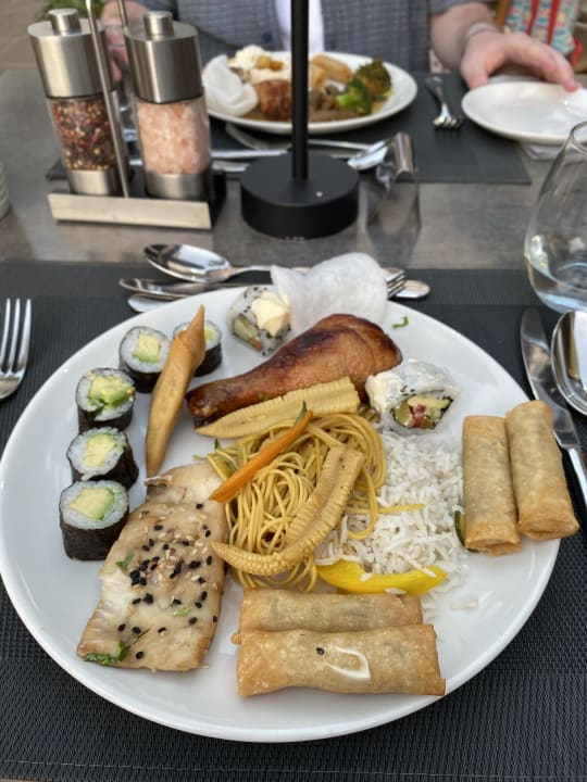 Gastro Crystal Springs Beach Hotel