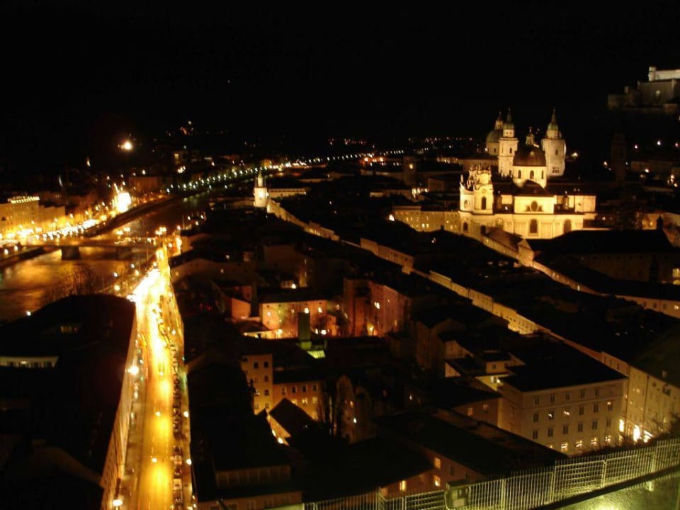 Salzburg bei Nacht Dorint City-Hotel Salzburg