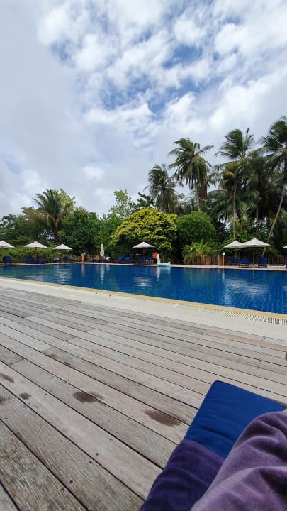 Pool Vilamendhoo Island Resort & Spa