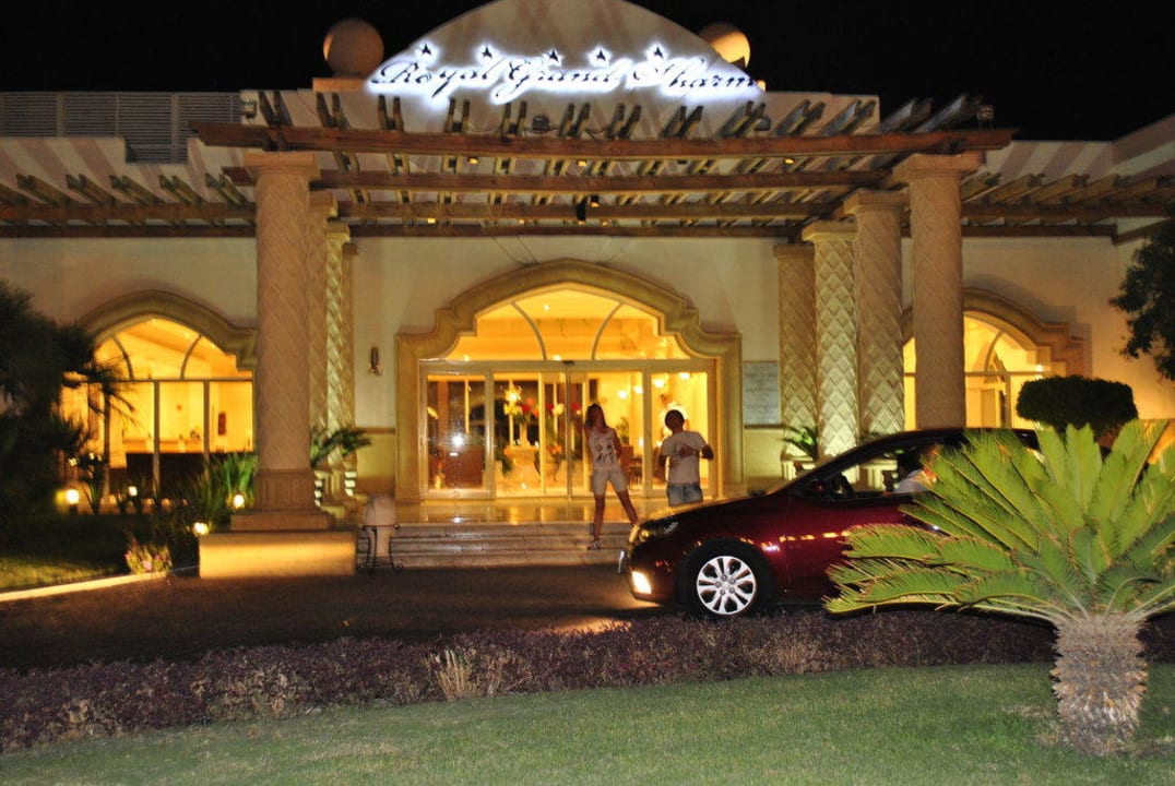 Вход в отель - вечер Pickalbatros Royal Grand Resort - Sharm El Sheikh