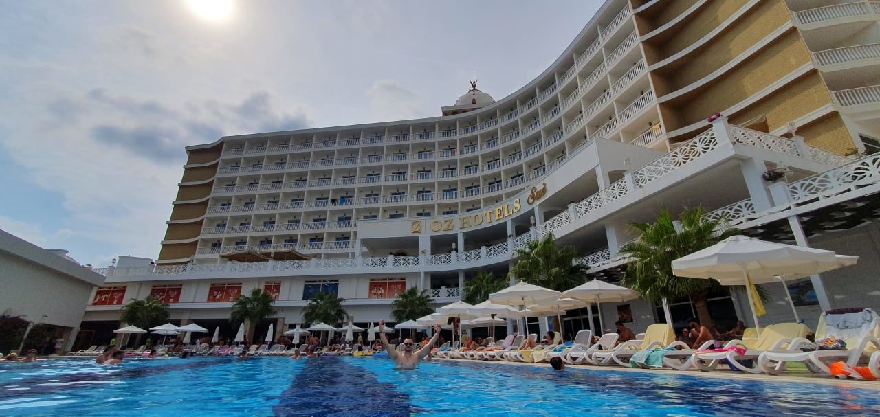 Pool Oz Hotels Sui Resort