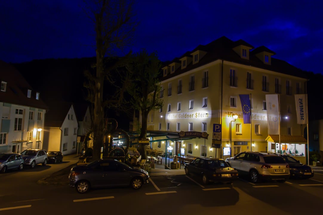 Der Goldne Stern bei Nacht AKZENT Hotel Goldner Stern