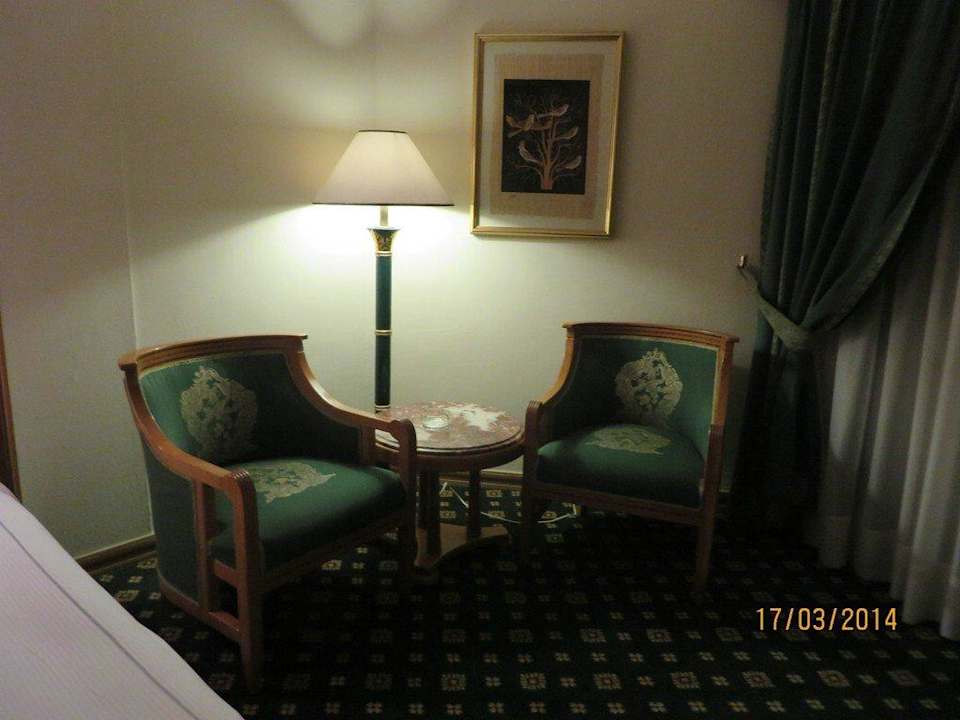 Sitzecke im Zimmer Sonesta St. George Hotel - Luxor