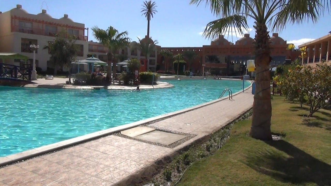 Pool am Haupthaus Titanic Beach Spa & Aqua Park
