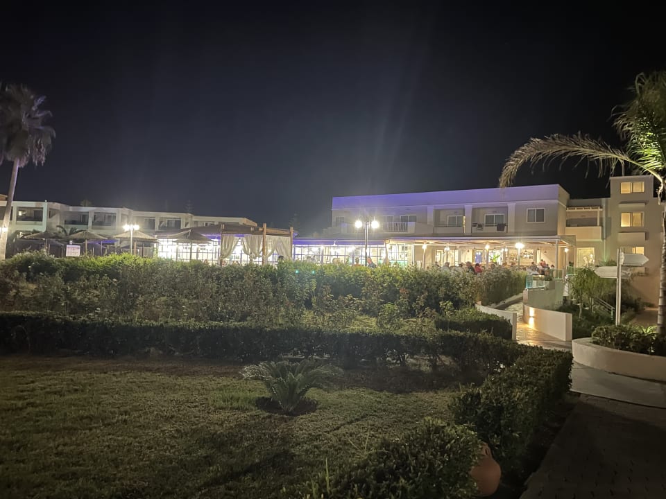 Gartenanlage Delfina Tropic Beach