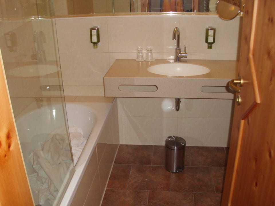 Der Waschplatz im Komfortzimmer 425 Hotel Alte Post