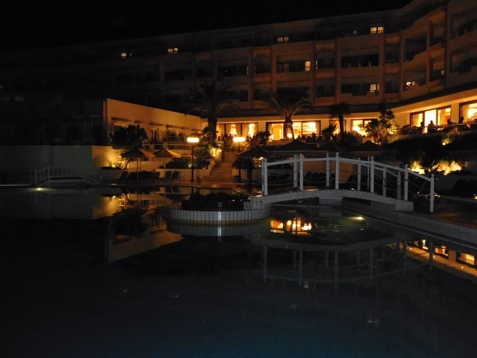 1 basen Hotel Serita Beach