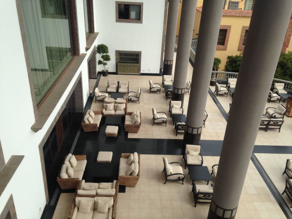 Ausblick von Hotellobby auf Terrasse Lopesan Villa del Conde Resort & Thalasso