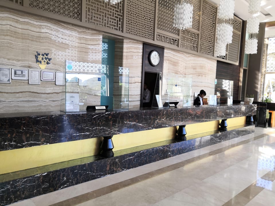 Lobby Le Jardin Resort