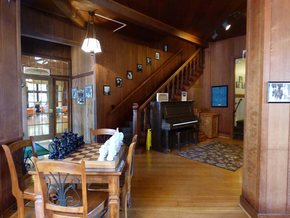 Lobby Lake Quinault Lodge