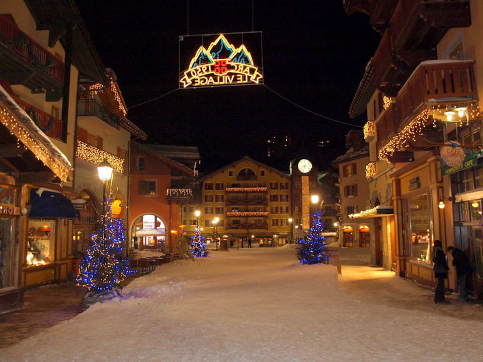 Blick in die "Straßen" von Arc 1950 Hotel Radisson Blu Resort Arc 1950