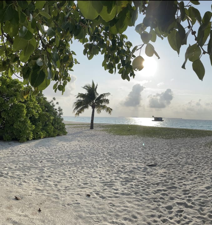 Strand Kuredu Island Resort & Spa