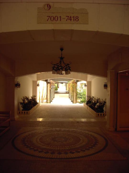 Durchgang zu den Zimmern Crystal Paraiso Aqua Collection