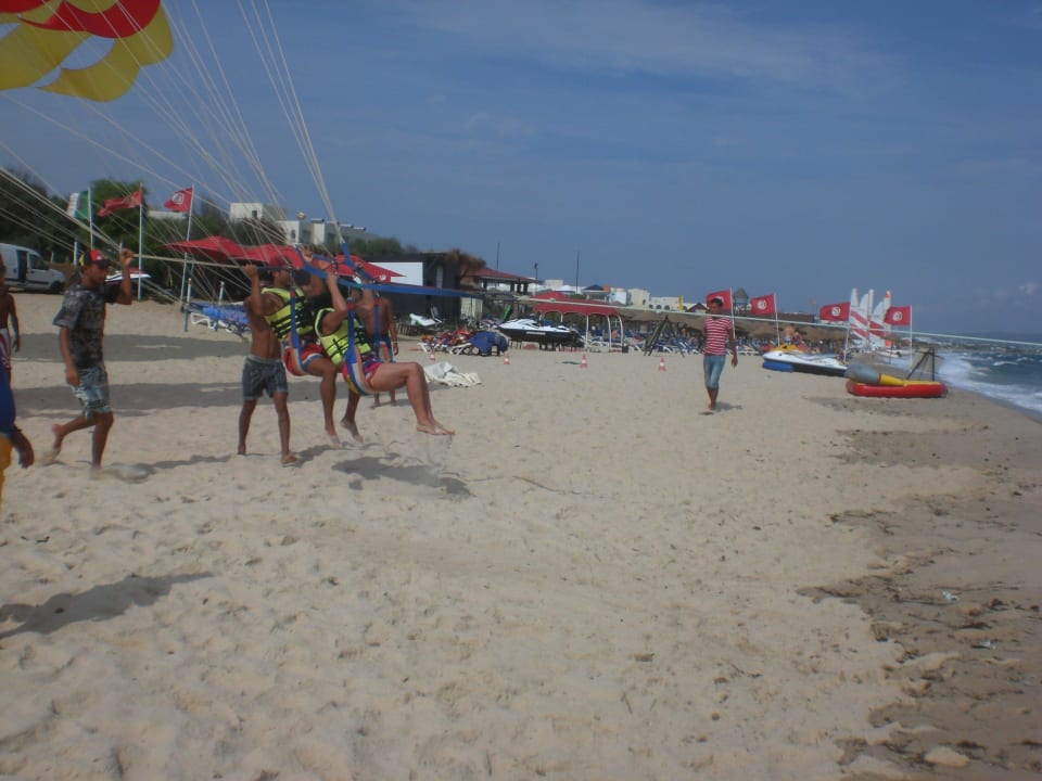 Sport und Fun am Strand Royal Tulip Taj Sultan