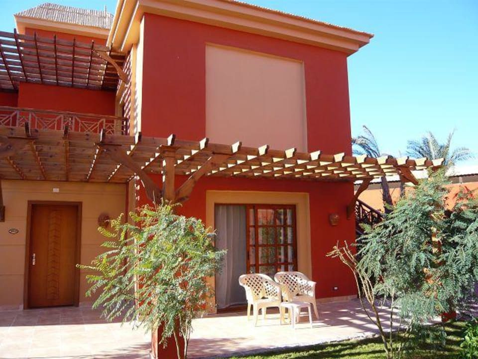 Terrasse von unserem Zimmer im 400 er Bereich Pickalbatros Alf Leila Wa Leila Resort - Neverland Hurghada