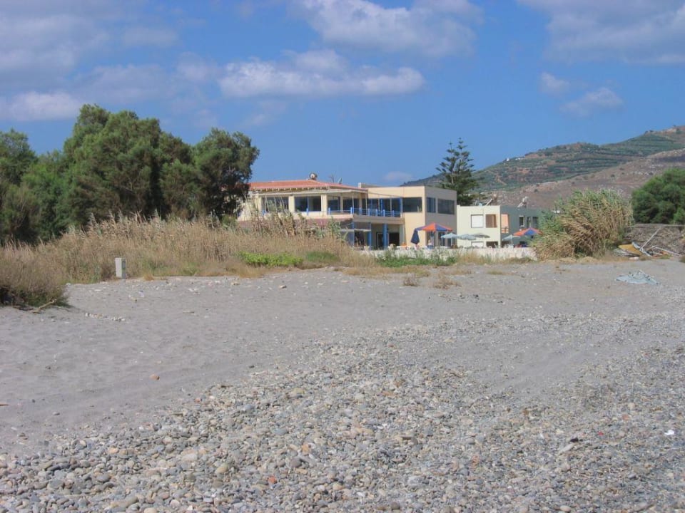 Blick vom Strand auf das Hotel Hotel Kolymbari Beach