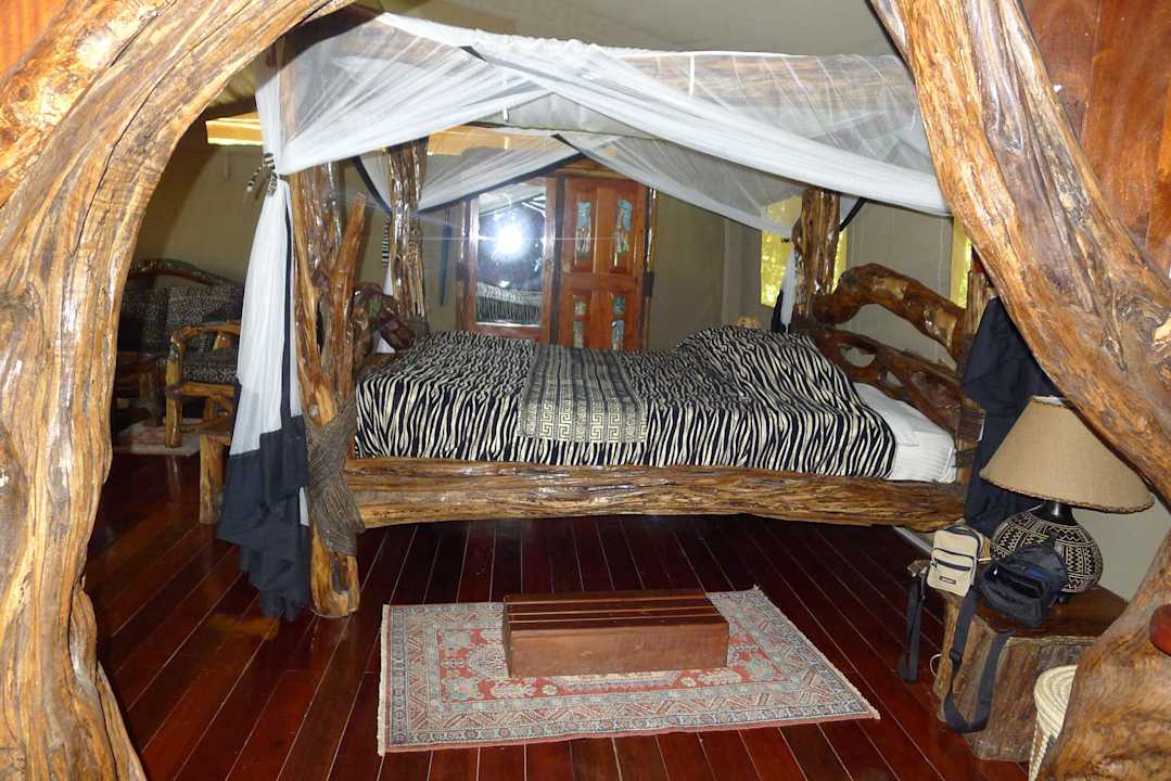 Bett Royal Mara Safari Lodge