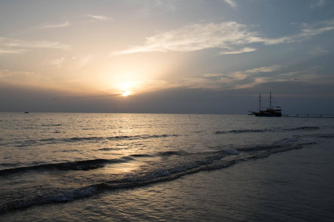 Sonnenuntergang am Hotelstrand Side Prenses Resort & Spa