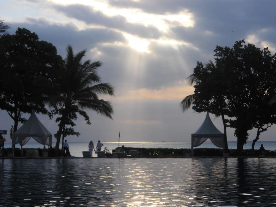 Blick vom Hauptpool InterContinental Bali Resort