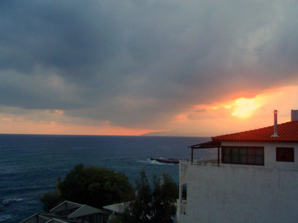 Sonnenaufgang Glaros Beach Hotel
