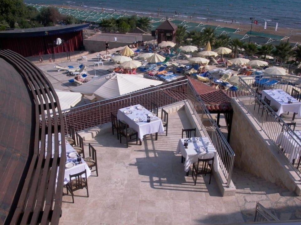Noch eins davon Melas Holiday Village