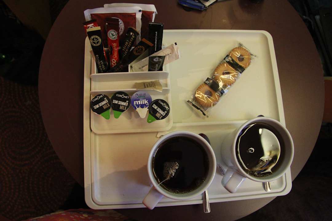 Tee- Kaffee- Kakaozubereitung auf dem Zimmer ibis Styles London Gloucester Road