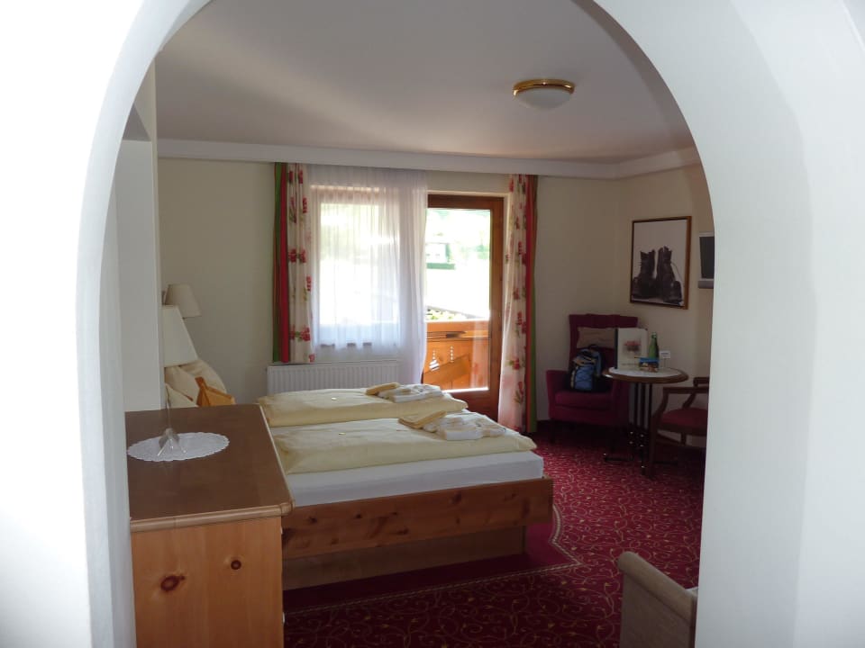 Schöner großer Schlafraum Hotel Tirolerhof