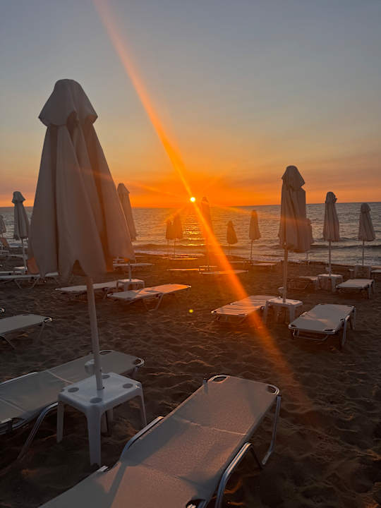 Strand Astoria Hotel