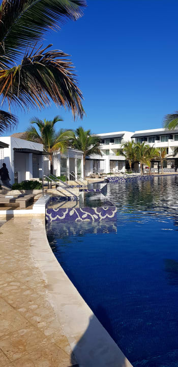 Pool Royalton CHIC Punta Cana
