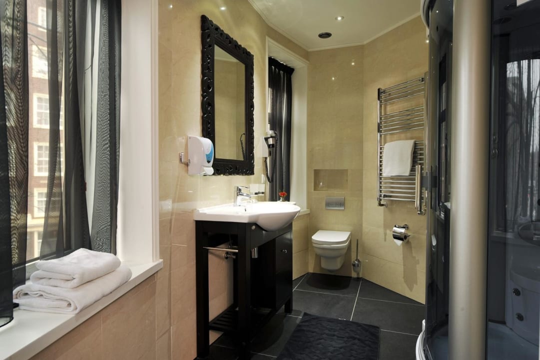 Bathroom  Hotel Sint Nicolaas