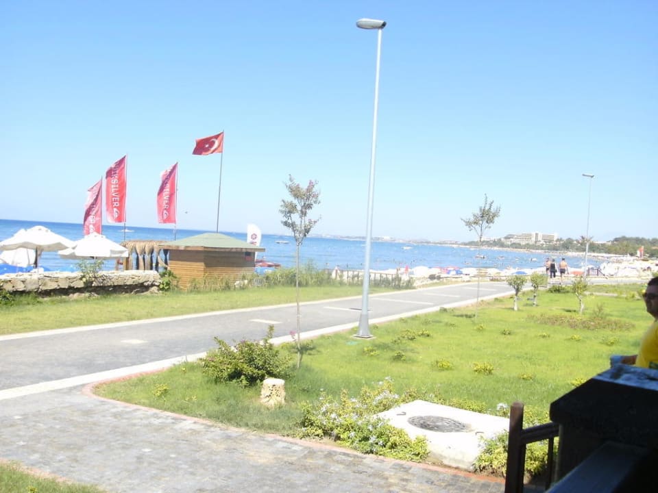 Weg zum Strand Özlem Garden Hotel