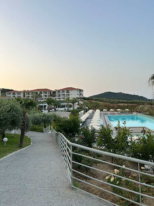 Pool Akrathos Beach Hotel