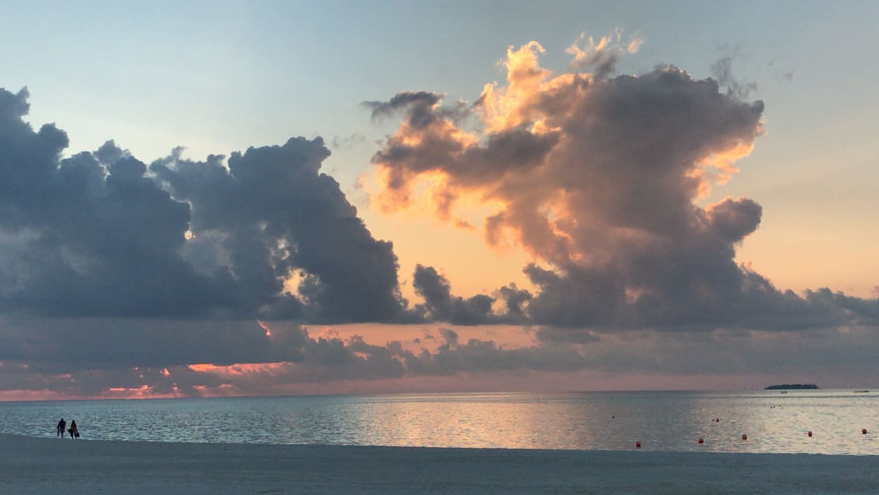 Sonnenuntergang Meeru Maldives Resort Island