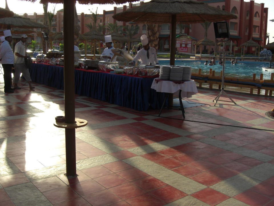 Büffet am Pool Pickalbatros Aqua Vista Resort - Hurghada