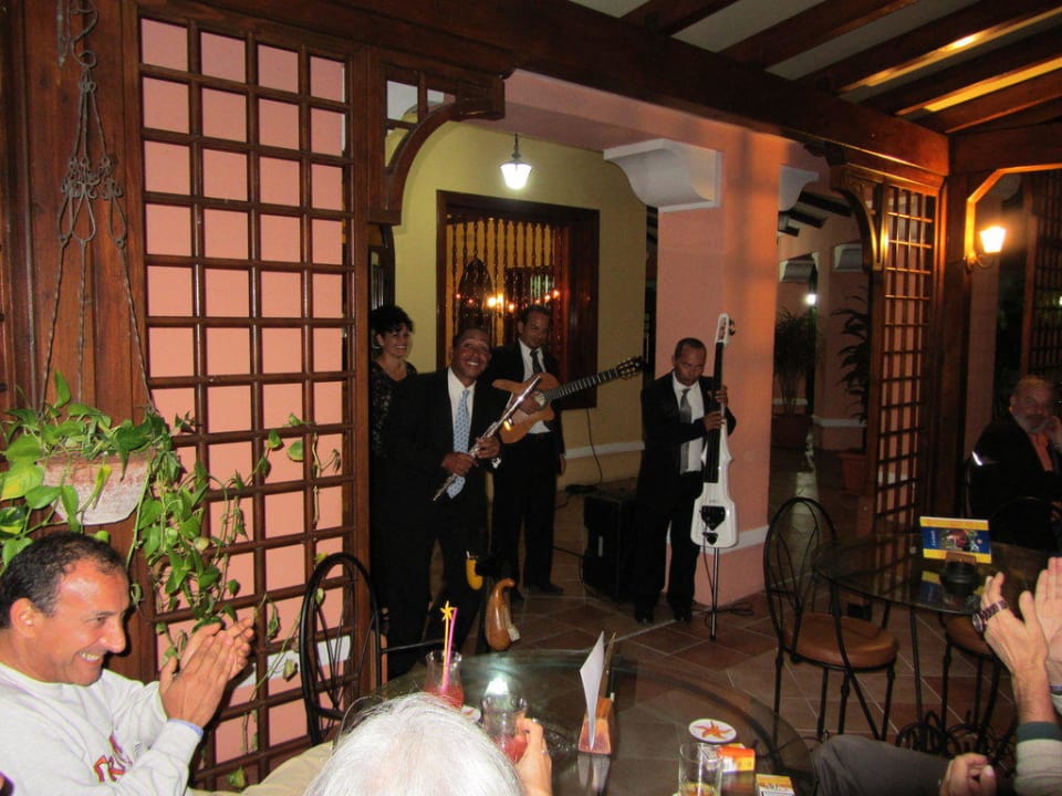 Freiluft Bar mit Live-Musik Iberostar Origin Playa Alameda