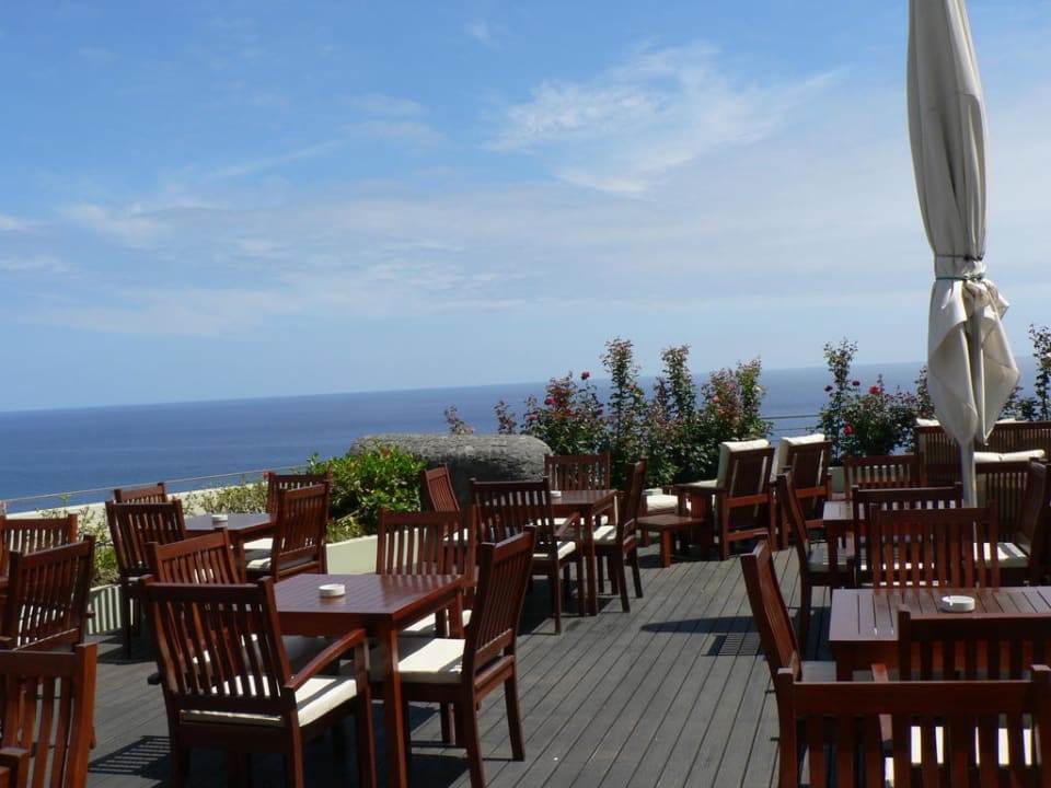 Terrasse mit Blick aufs Meer Hotel Madeira Regency Cliff