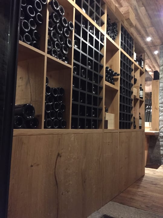 Weinkeller STROBLHOF Active Family SPA Resort